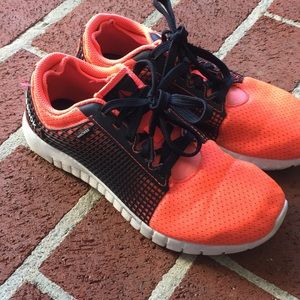 Reebok Size 7 Women’s Shoes